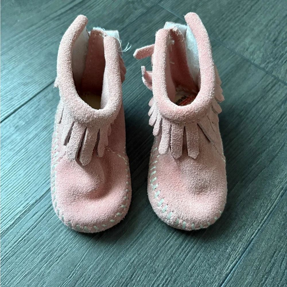 Minnetonka Infant Girls Pink Moccasin Shoes Style #1180 Back Flap Bootie Size 1